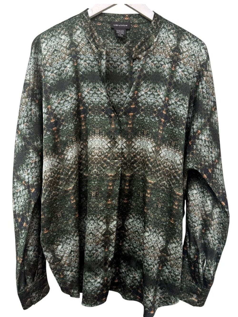 LORD & TAYLOR Womens Satin Tunic Blouse Large Green Snake Print Top Pullover
